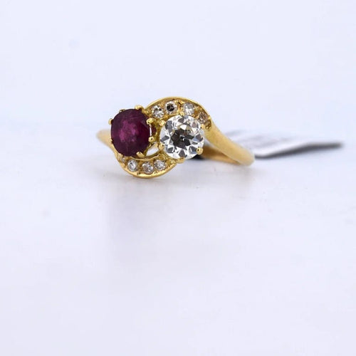 Bague 55 Bague vintage en or jaune 18 carats avec rubis et diamants 58 Facettes