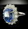 Bague 57 Bague marguerite en or blanc 18 carats avec saphir de Ceylan et diamants 58 Facettes