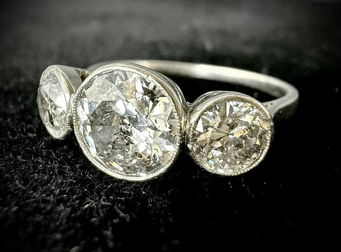 Bague 59 Bague Art nouveau sertie de diamants taille ancienne en or blanc 18 carats 58 Facettes