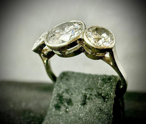 Bague 59 Bague Art nouveau sertie de diamants taille ancienne en or blanc 18 carats 58 Facettes