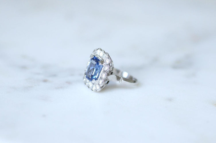 Bague Art Déco - Bague marguerite en or blanc saphir de Ceylan et diamants 58 Facettes