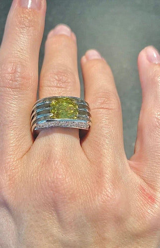 Bague 56 Bague en platine avec diamant jaune taille radiant 58 Facettes
