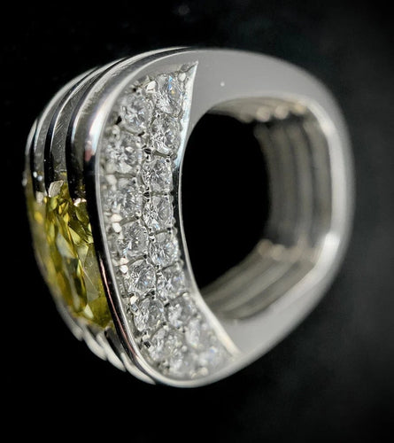Bague 56 Bague en platine avec diamant jaune taille radiant 58 Facettes