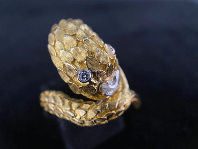 Bague 53 Bague crocodile en or jaune 18 carats avec diamants 58 Facettes