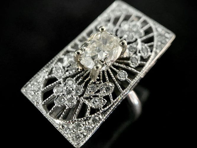 Bague 54 Bague rectangulaire en platine sertie de diamants 58 Facettes