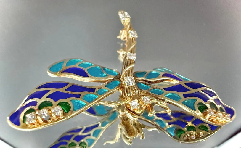Broche Broche libellule en or jaune 14 carats, émail et diamants 58 Facettes