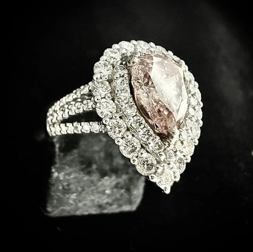 Bague 54 Bague en or blanc 18 carats sertie d’un diamant rose taille poire 58 Facettes