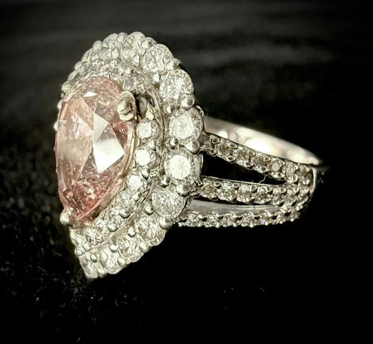 Bague 54 Bague en or blanc 18 carats sertie d’un diamant rose taille poire 58 Facettes