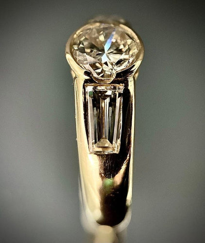Bague 54 Bague en or jaune 18 carats avec diamants taille brillant et trapèze 58 Facettes