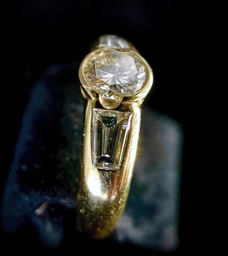 Bague 54 Bague en or jaune 18 carats avec diamants taille brillant et trapèze 58 Facettes
