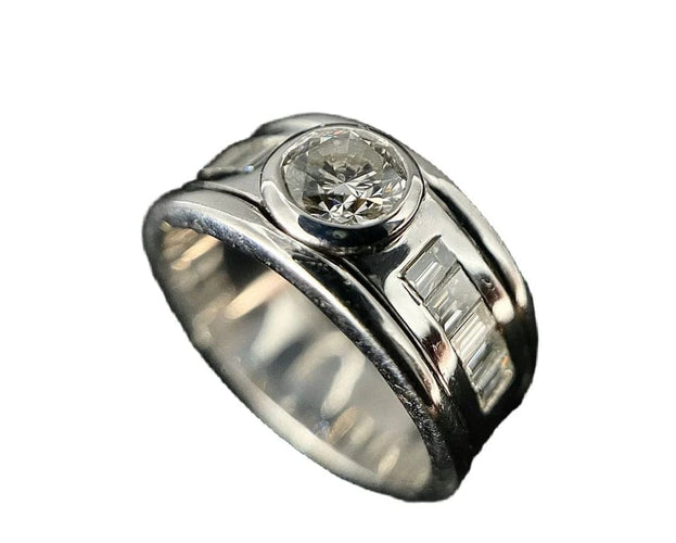 Bague 54 Bague en or blanc 18 carats sertie de diamants 58 Facettes