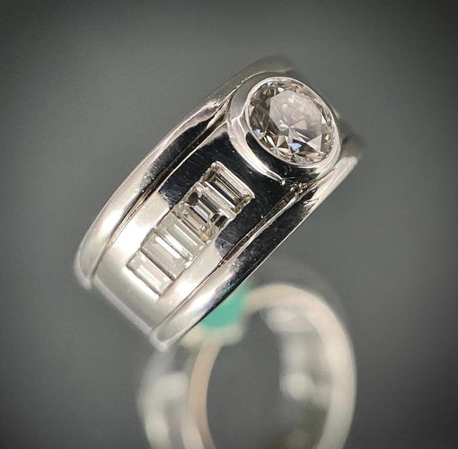 Bague 54 Bague en or blanc 18 carats sertie de diamants 58 Facettes