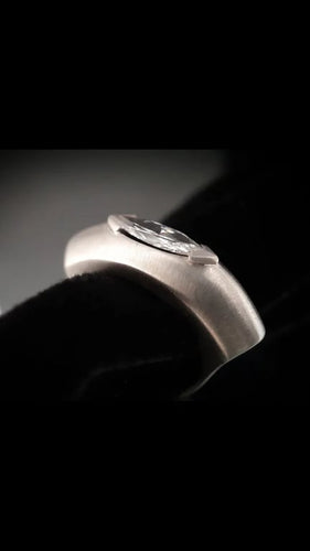 Bague 54.5 Bague en or blanc 18 carats avec diamant marquise 1 carat 58 Facettes