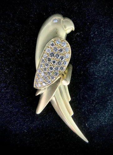 Broche Broche perroquet en or jaune 18 carats sertie de diamants 58 Facettes