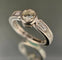 Bague 56.5 Bague en or blanc 18 carats avec diamant 1 ct et diamants baguette 58 Facettes