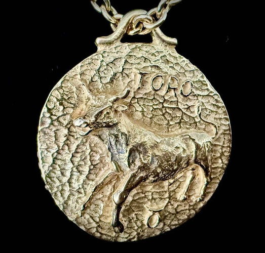 Pendentif Pendentif taureau arrondi en or jaune 18 carats 58 Facettes