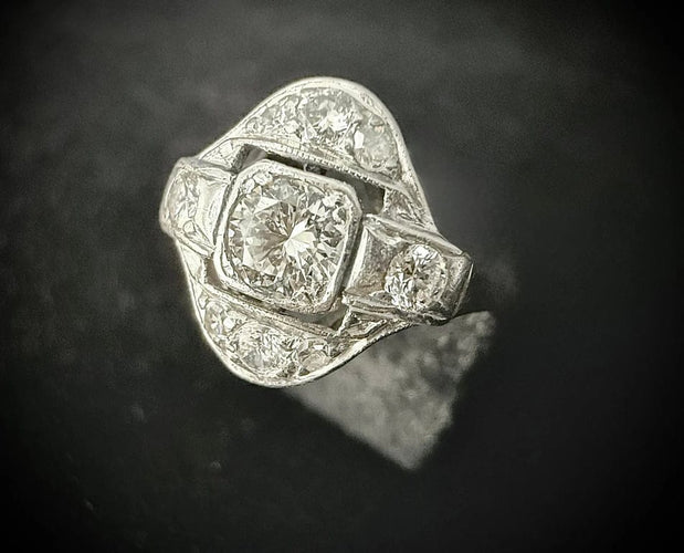 Bague 53 Bague Art déco en or blanc 18 carats sertie de diamants 0,80 ct 58 Facettes