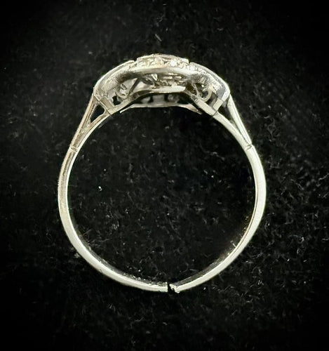 Bague 53 Bague Art déco en or blanc 18 carats sertie de diamants 0,80 ct 58 Facettes