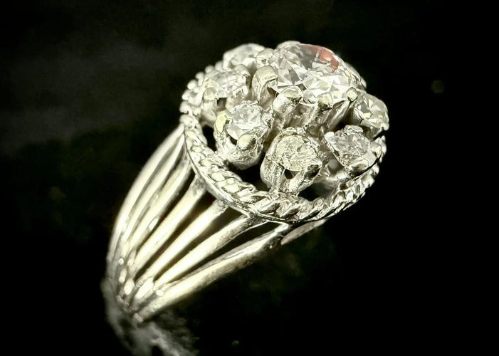 Bague 54.5 Bague en or blanc 18 carats sertie de 0,80 ct de diamants 58 Facettes