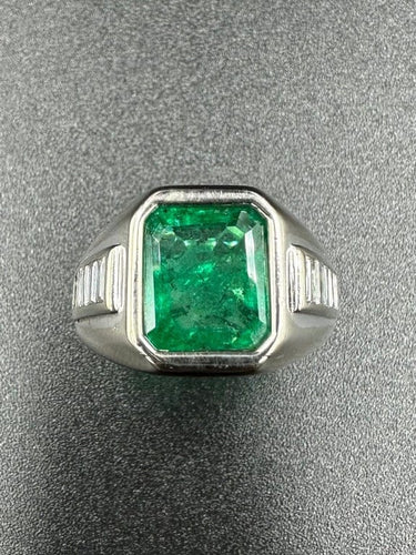 Bague 49 Bague vintage en or blanc 18K avec émeraude et diamants 58 Facettes