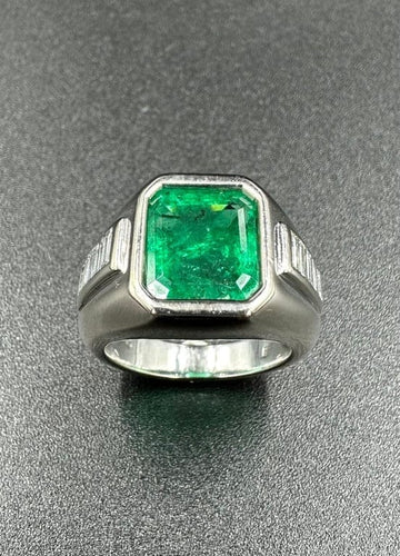 Bague 49 Bague vintage en or blanc 18K avec émeraude et diamants 58 Facettes