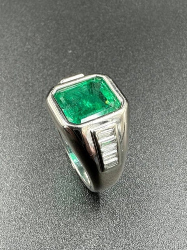 Bague 49 Bague vintage en or blanc 18K avec émeraude et diamants 58 Facettes