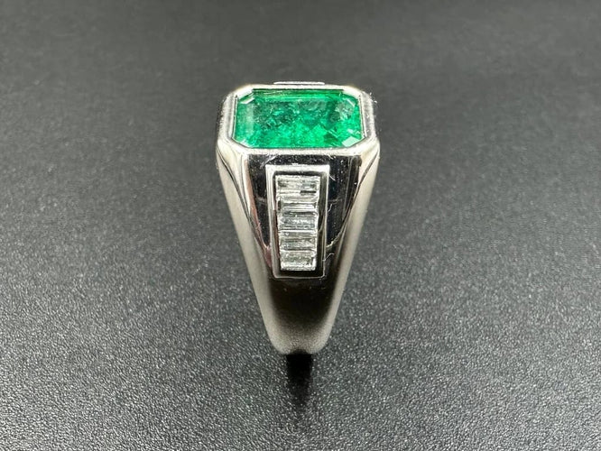 Bague 49 Bague vintage en or blanc 18K avec émeraude et diamants 58 Facettes