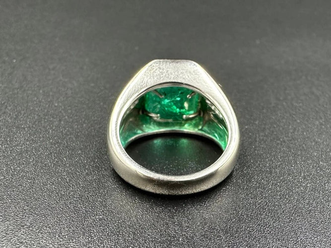 Bague 49 Bague vintage en or blanc 18K avec émeraude et diamants 58 Facettes