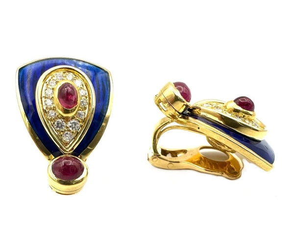 Boucles d'oreilles Maison Gérard - Boucles d'oreilles écusson en or jaune, rubis, diamants et émail 58 Facettes