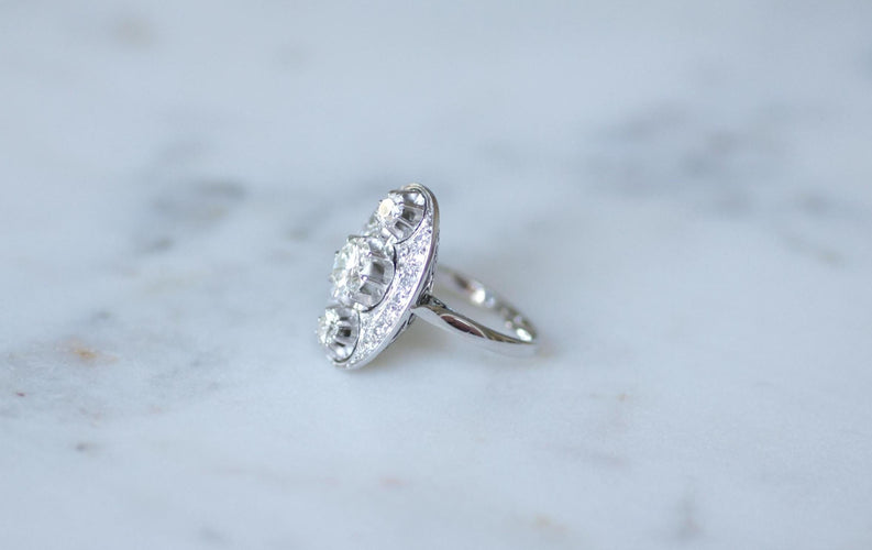 Bague 53 Bague Art Déco ovale en platine et or blanc, diamants 2,10 ct 58 Facettes