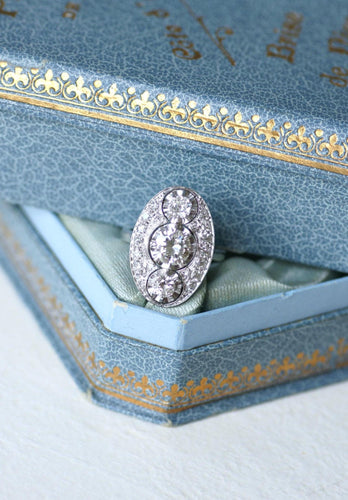 Bague 53 Bague Art Déco ovale en platine et or blanc, diamants 2,10 ct 58 Facettes