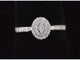 Bague 54 Bague d’entourage en or blanc 14 carats avec diamant 58 Facettes 2004