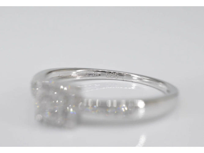Bague 54 Bague entourage en or blanc 14 carats avec diamants 58 Facettes 2007