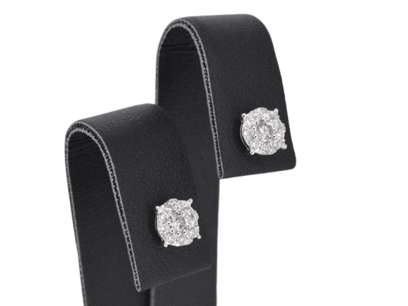 Boucles d'oreilles Boucles d'oreilles en or blanc 14 carats avec diamants taille brillant 58 Facettes 2075