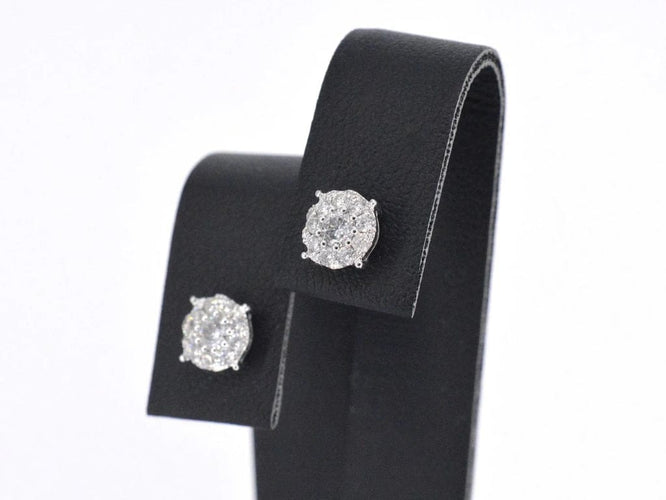 Boucles d'oreilles Boucles d'oreilles en or blanc 14 carats avec diamants taille brillant 58 Facettes 2075