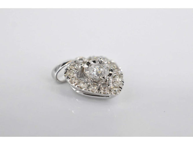 Pendentif Pendentif cœur en or blanc 14 carats avec diamants 58 Facettes 2082
