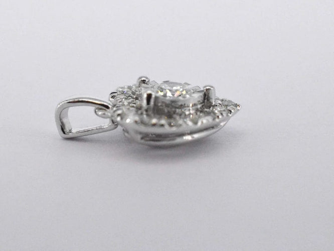 Pendentif Pendentif cœur en or blanc 14 carats avec diamants 58 Facettes 2082