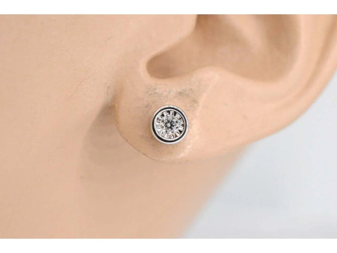 Boucles d'oreilles Boucles d’oreilles en or blanc 14 carats avec diamant taille brillant 58 Facettes 2090
