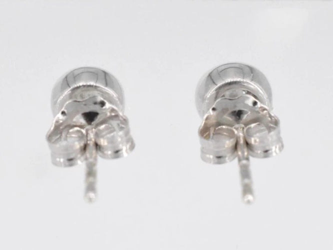 Boucles d'oreilles Boucles d’oreilles en or blanc 14 carats avec diamant taille brillant 58 Facettes 2090