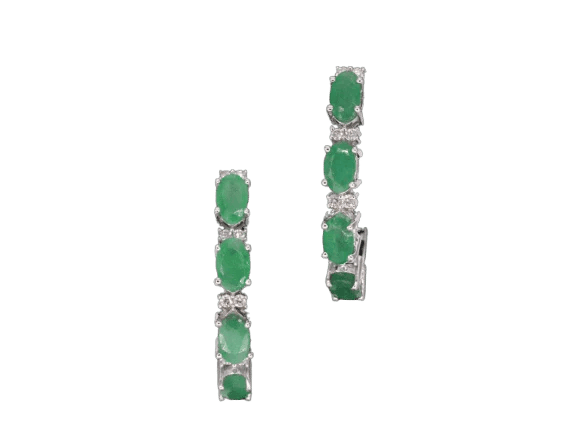 Boucles d'oreilles Boucles d’oreilles en or blanc 14 carats, diamants et émeraude 58 Facettes 2134