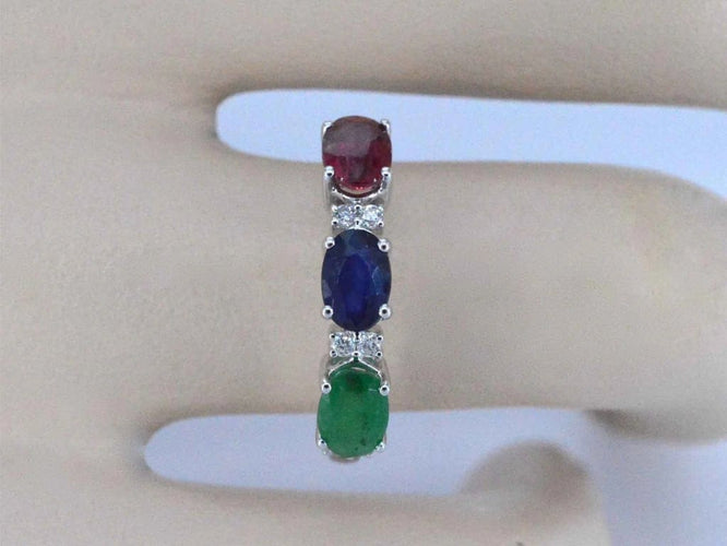Bague 54 Bague en or blanc 14 carats avec diamants et pierres précieuses 58 Facettes 2128