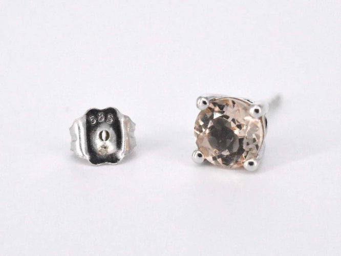Boucles d'oreilles Boucles d’oreilles en or blanc 14 carats avec morganite 58 Facettes 2195