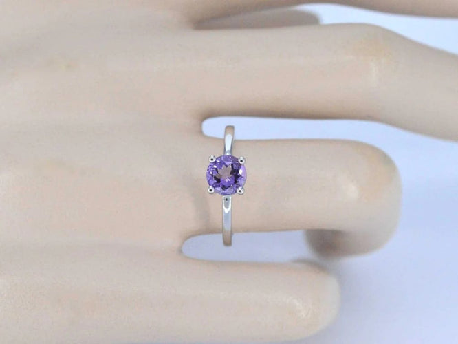 Bague 54 Bague en or blanc 14 carats avec améthyste 58 Facettes 2194