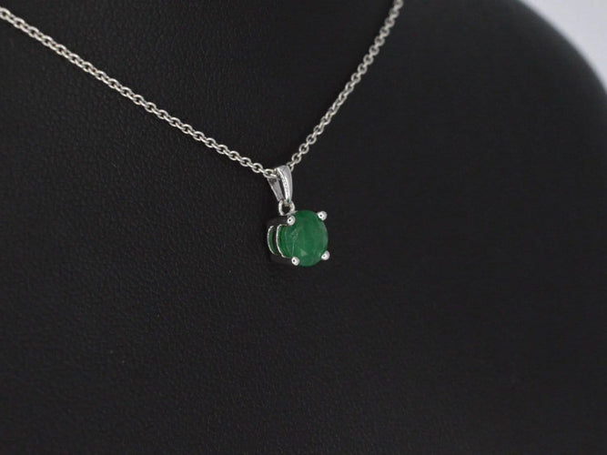 Pendentif Pendentif en or blanc 14 carats avec émeraude 58 Facettes 2205