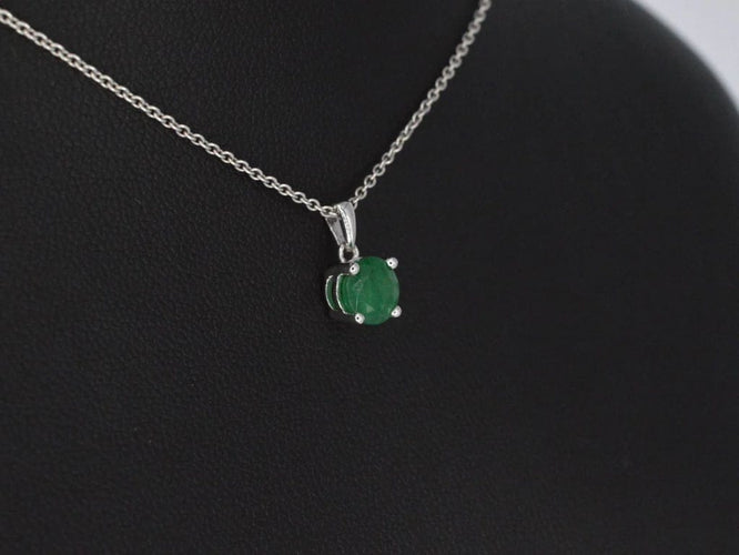 Pendentif Pendentif en or blanc 14 carats avec émeraude 58 Facettes 2205