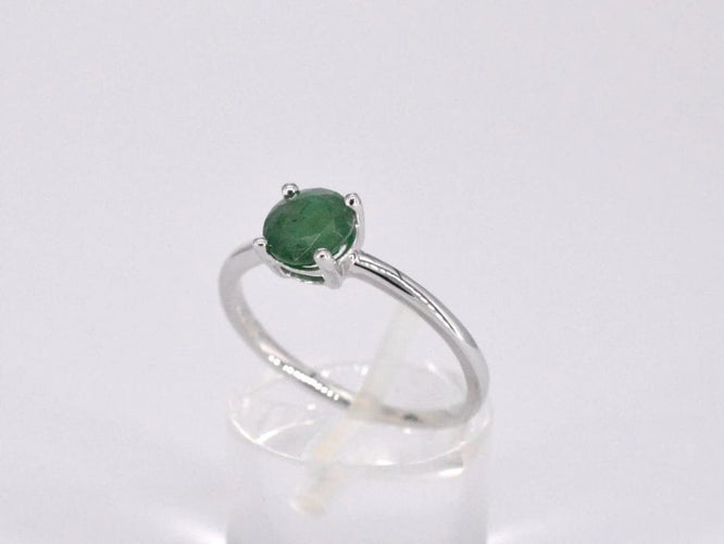 Bague 54 Bague en or blanc 14 carats avec émeraude 1,00 carat 58 Facettes 2206