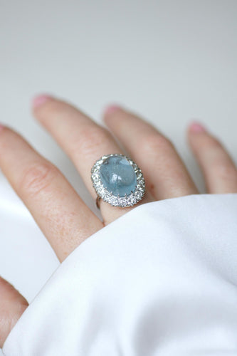 Bague 53.5 Bague marguerite cabochon en or blanc et platine, aigue-marine et diamants 58 Facettes