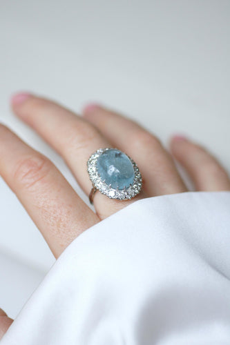 Bague 53.5 Bague marguerite cabochon en or blanc et platine, aigue-marine et diamants 58 Facettes