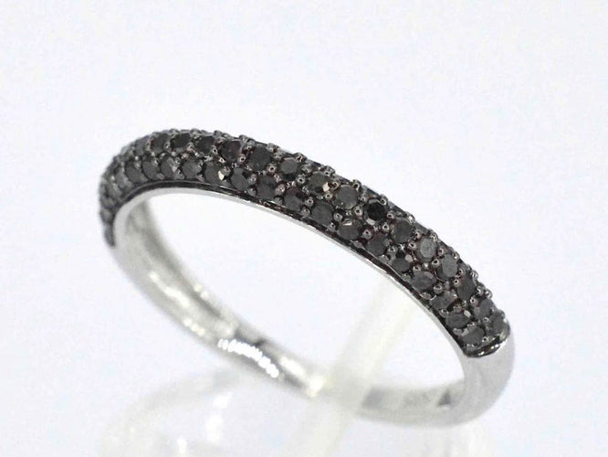 Bague 54 Bague en or blanc 14 carats avec diamants noirs taille brillant 58 Facettes 2225