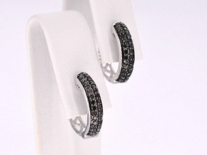 Boucles d'oreilles Boucles d’oreilles en or blanc 14 carats avec diamants noirs 58 Facettes 2227
